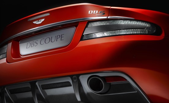 2011-Aston-Martin-DBS-Carbon-edition-02