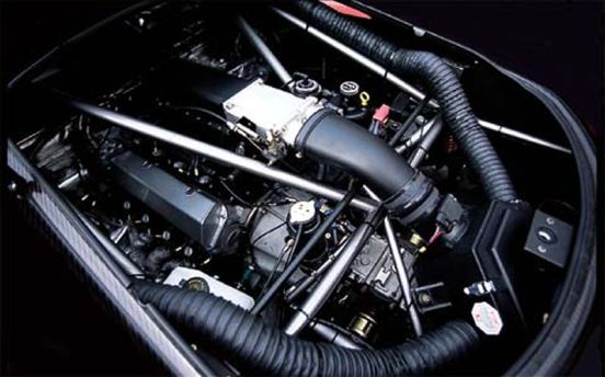 112_0208_Saleen_S7_02z_Saleen_S7_Engine