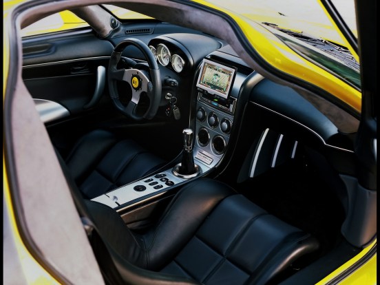 2002-2004-Saleen-S7-Interior-With-GPS-1920x1440