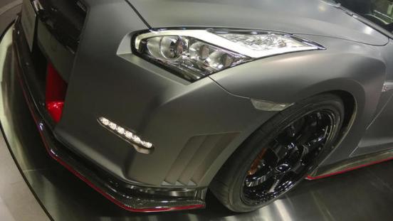 2015-Nissan-GT-R-NISMO-Live-Shot-06