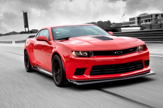 2014-chevrolet-camaro-z28-front-three-quarters-view