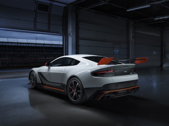 2015_AstonMartin_VantageGT3specialedition-2-1024