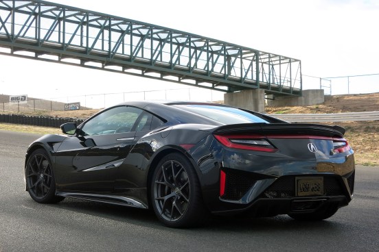 02-2017-acura-nsx-1